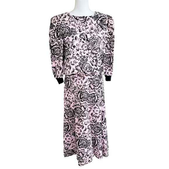 vintage 80s Pink And Black Floral Two Piece baggy Shirt / Skirt Set - Picture 3 of 11
